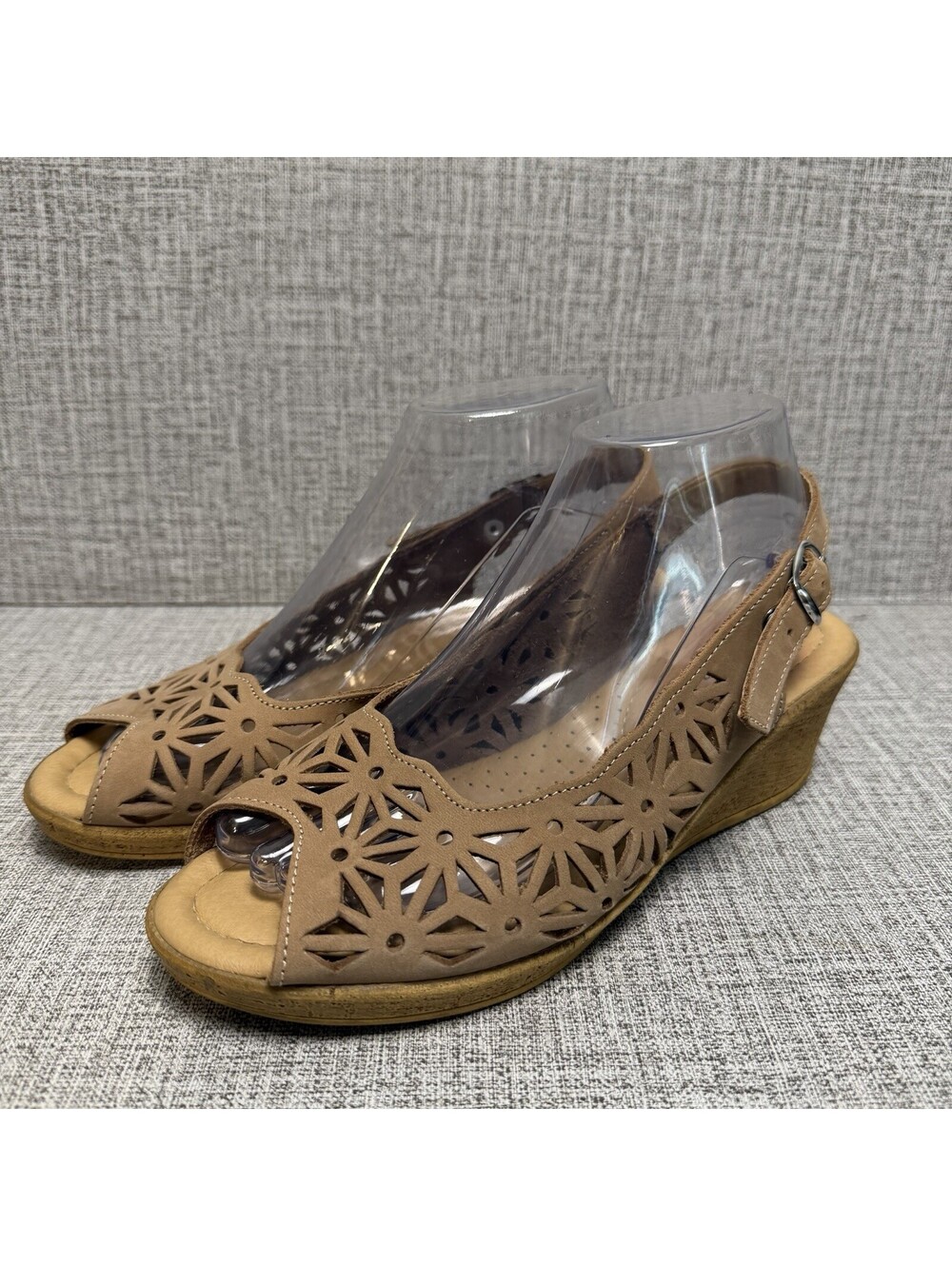 Spring Step Sandals Womens Sz 39 EU Tan Leather Floral Cutout Wedge Italy